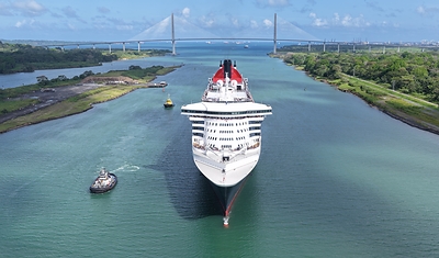 Queen Mary 2 completed her transit through the new locks of the Panama Canal for the first time this weekend.