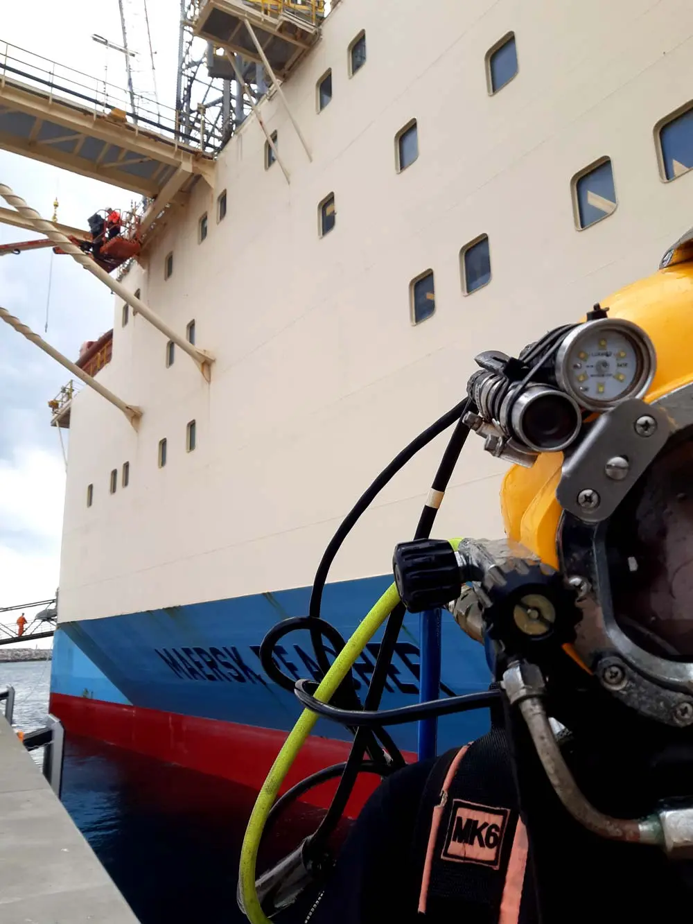 Rig Platform Diver